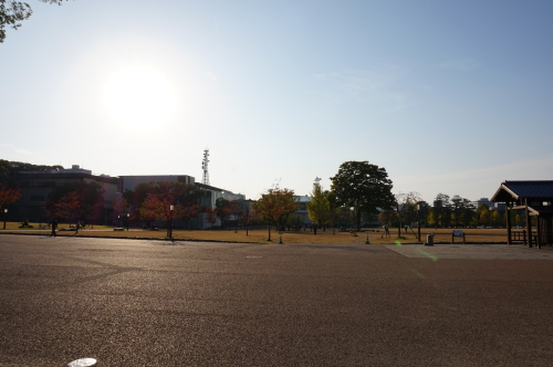 愛媛県美術館・公園