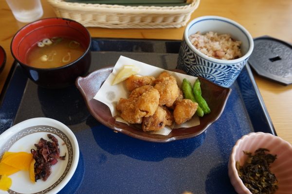 「タコ香揚げ定食」